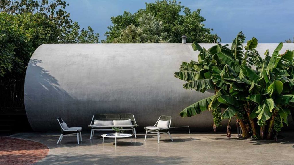 خانه کاراپیس؛ ترکیب هنر، بتن و طبیعت در معماری مدرن هند 16 خانه کاراپیس؛ ترکیب هنر، بتن و طبیعت در معماری مدرن هند