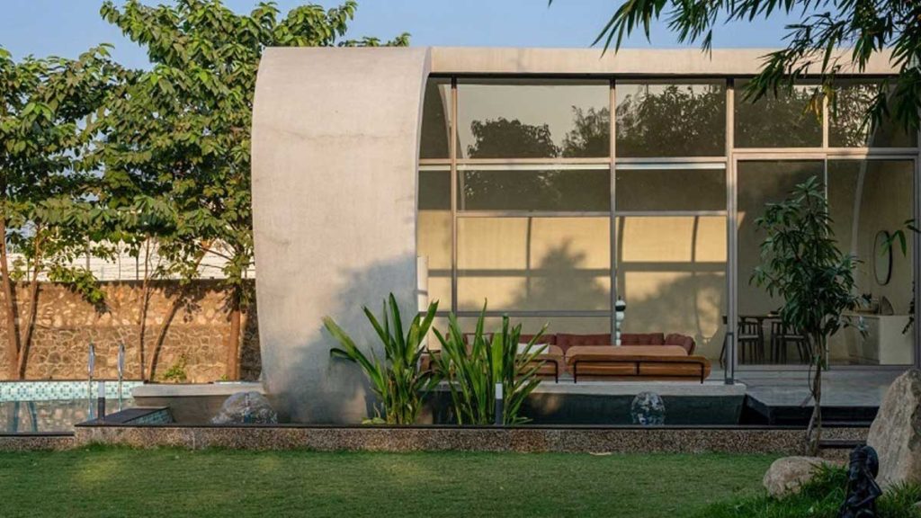 خانه کاراپیس؛ ترکیب هنر، بتن و طبیعت در معماری مدرن هند 14 خانه کاراپیس؛ ترکیب هنر، بتن و طبیعت در معماری مدرن هند