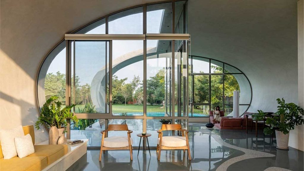 خانه کاراپیس؛ ترکیب هنر، بتن و طبیعت در معماری مدرن هند 18 خانه کاراپیس؛ ترکیب هنر، بتن و طبیعت در معماری مدرن هند